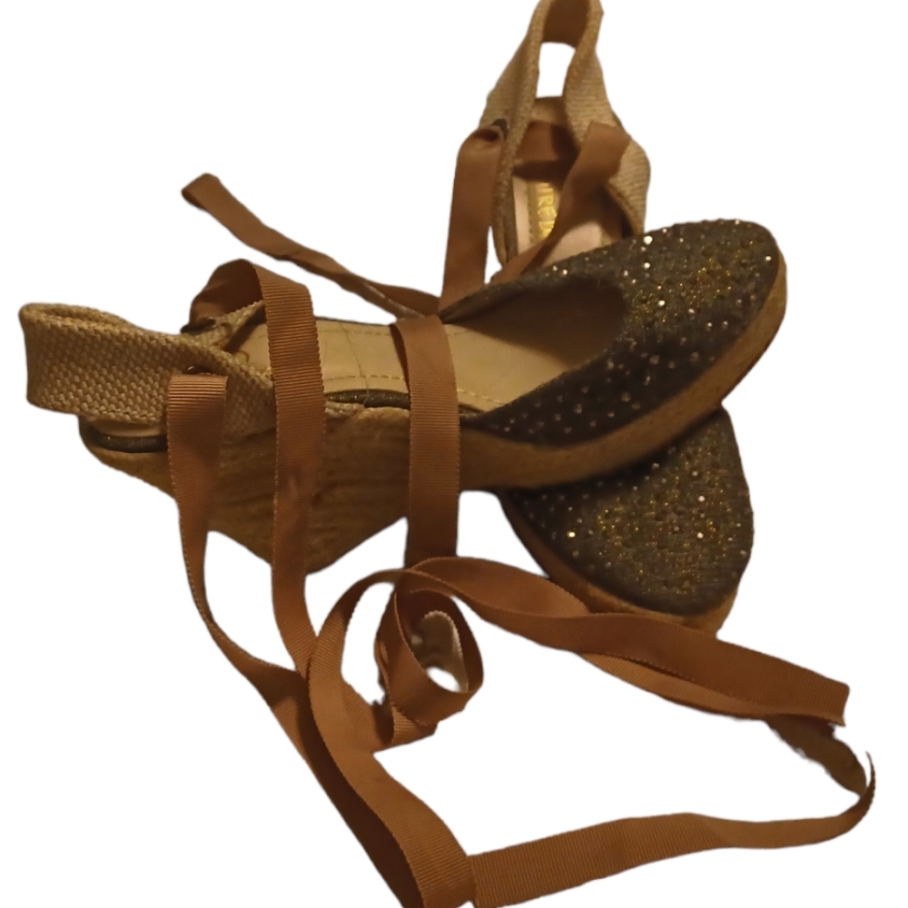 ID Required size 6.5 Ladies Tie up Wedge Shoes
